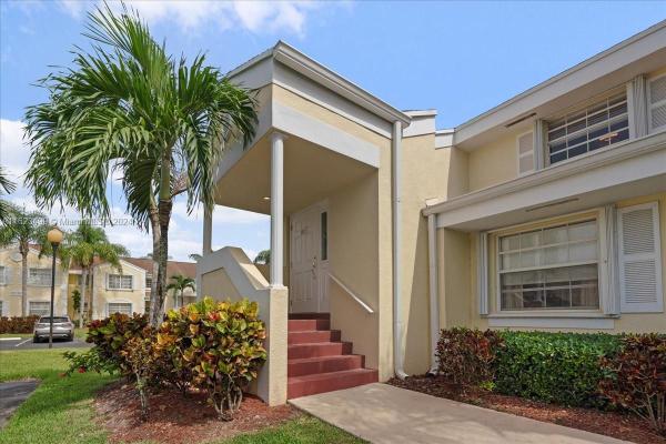 Centergate, 2528 SE 19th Pl #201-C, Homestead, Florida 33035, image 2