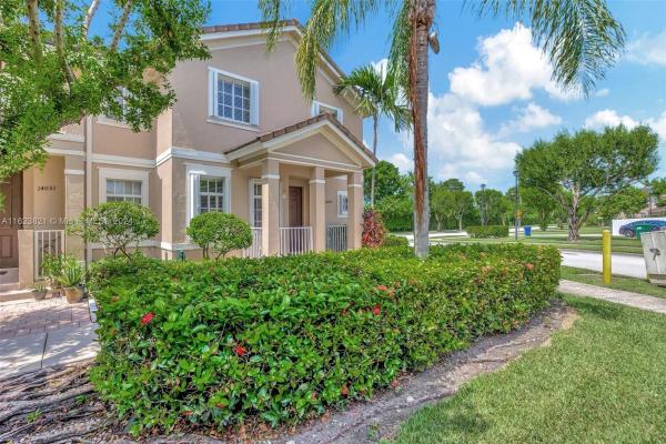 Mandarin Lakes, 14049 SW 272nd St #14049, Naranja, Florida 33032, image 3