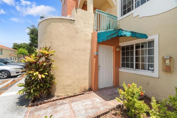 Bonita Golf View Townvillas 2, 7015 NW 173rd Dr #205, Hialeah, Florida 33015, image 3