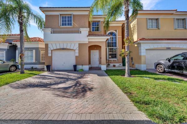 Lennar Townhomes At Forest Lakes, 16367 SW 103rd St #16367, The Hammocks, Florida 33196, image 2