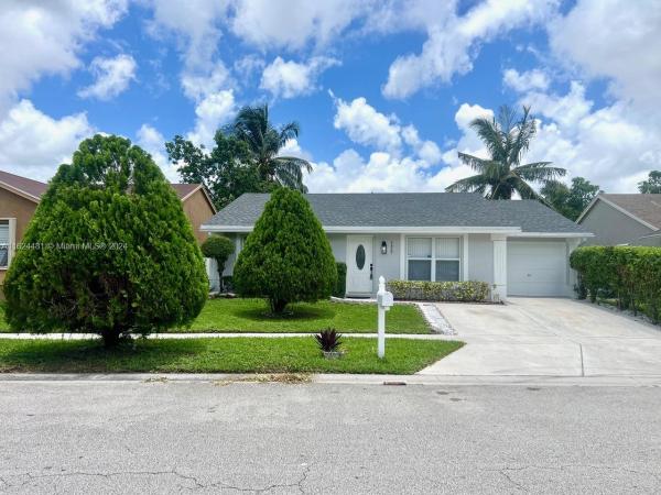 Lee Estates, 5427 Blueberry Hill Ave, Lake Worth Beach, Florida 33463, image 1