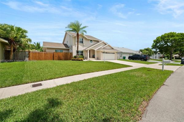 Laguna Pointe, 21954 SW 97th Pl, Cutler Bay, Florida 33190, image 3