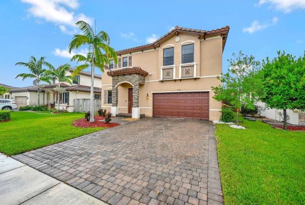 Kingman Commons, 2382 SE 3rd St, Homestead, Florida 33033, image 1