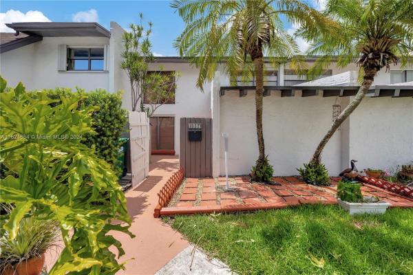 Snapper Creek Townhouses, 11086 SW 70th Ln #11086, Kendall, Florida 33173, image 1