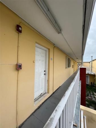 Courtyards, 1255 W 49th Pl #B201, Hialeah, Florida 33012, image 1