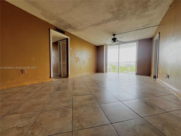 Montecarlo, 498 NW 165th St Rd #D-501, Golden Glades, Florida 33169, image 3