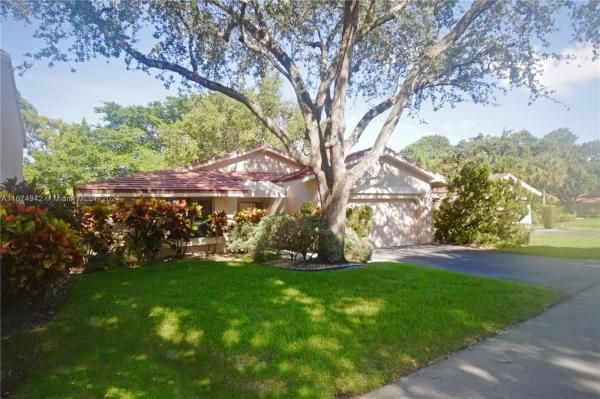 The Hollows Of Deer Creek, 604 Deer Creek Hollows Cir, Deerfield Beach, Florida 33442, image 3