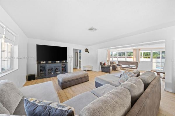 Plantation Manors, 541 Ridgewood Ln, Plantation, Florida 33317, image 1