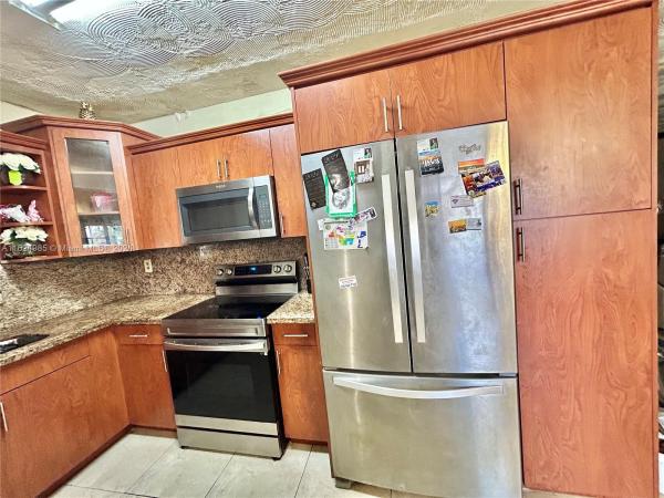 1070 NE 174th St, Unincorporated Dade County, Florida 33162, image 3