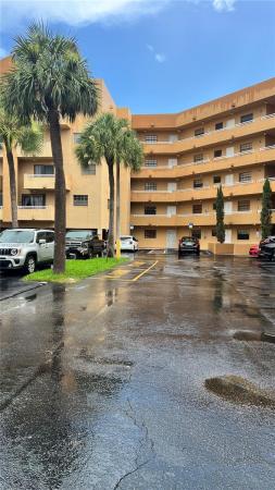 Celebrity Point, 15969 NW 64th Ave #213, Miami Lakes, Florida 33014, image 1