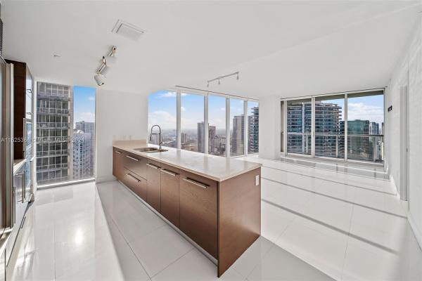 Icon Brickell Tower 1, 475 Brickell Ave #4715, Miami, Florida 33131, image 1