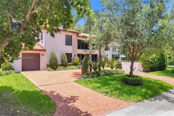 Coral Gables Country Club, 1501 Algardi Ave, Coral Gables, Florida 33146, image 2