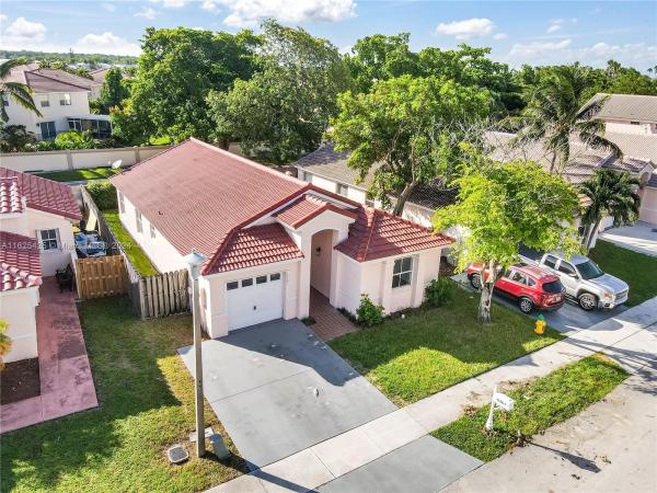 Las Brisas At Coral Bay, 6261 Island Way, Margate, Florida 33063, image 1