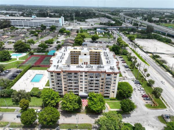 Parkway Towers, 15600 NW 7th Ave #306, Golden Glades, Florida 33169, image 1