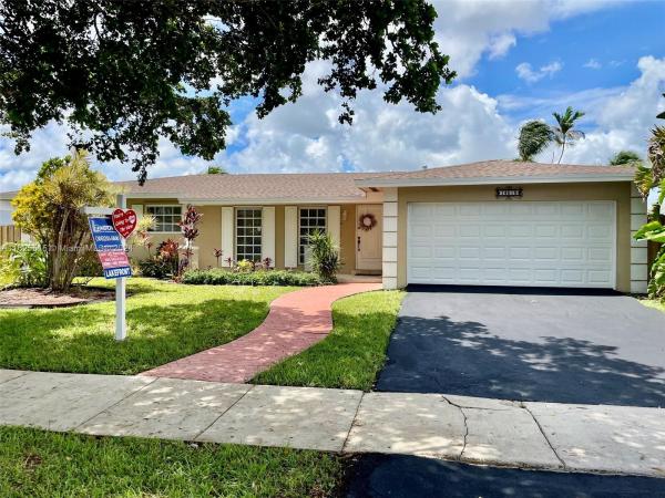 Kendale Lakes No HOA, 14510 SW 74th St, Kendale Lakes, Florida 33183, image 1