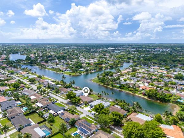 Kendale Lakes No HOA, 14510 SW 74th St, Kendale Lakes, Florida 33183, image 3