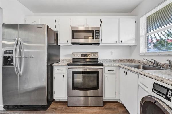 Sunrise Lakes 1, 3051 E Sunrise Lakes Dr #109, Sunrise, Florida 33322, image 1