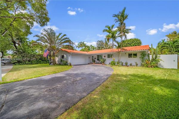 Miami Lakes Residential, 14325 Lake Candlewood Ct, Miami Lakes, Florida 33014, image 3