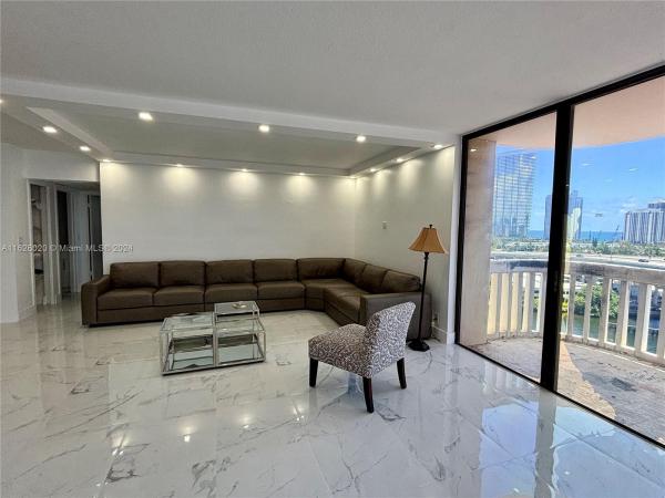 Turnberry Towers, 19355 Turnberry Way #10H, Aventura, Florida 33180, image 3