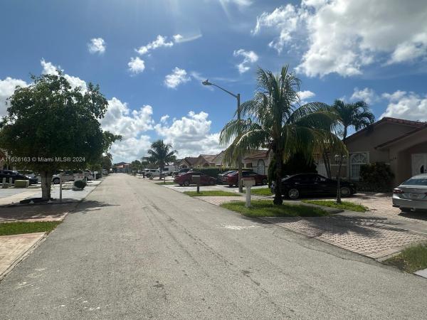 Ponderosa, 3178 W 77th Pl, Hialeah, Florida 33018, image 2
