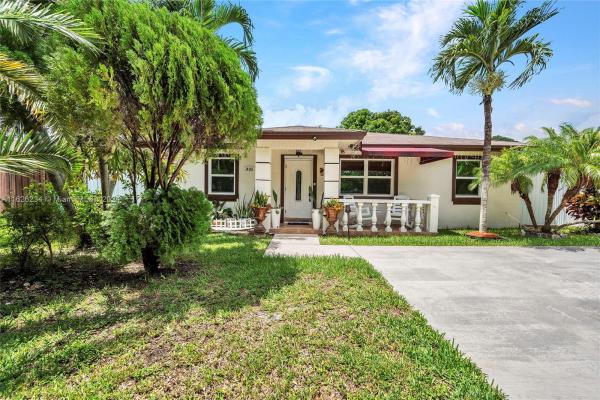 Salma Lake, 14161 SW 291st Ter, Leisure City, Florida 33033, image 1