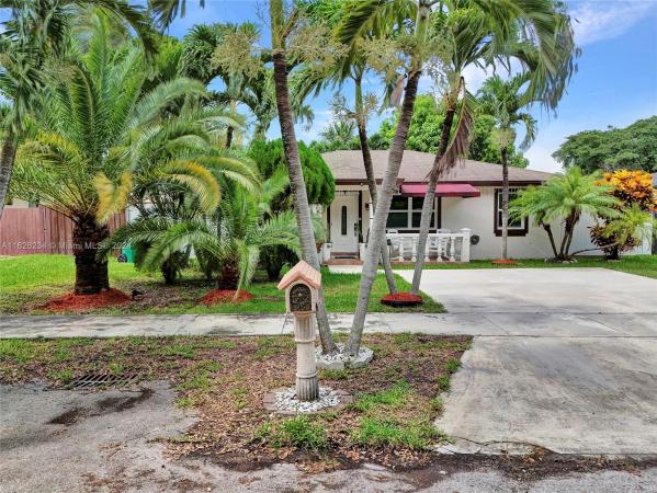 Salma Lake, 14161 SW 291st Ter, Leisure City, Florida 33033, image 3