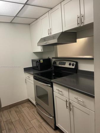 Hampton Court, 5901 Washington St #252, Hollywood, Florida 33023, image 2