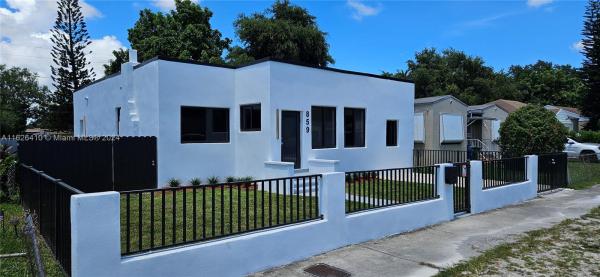 Stephens Manor, 859 NW 77th St, Gladeview, Florida 33150, image 1