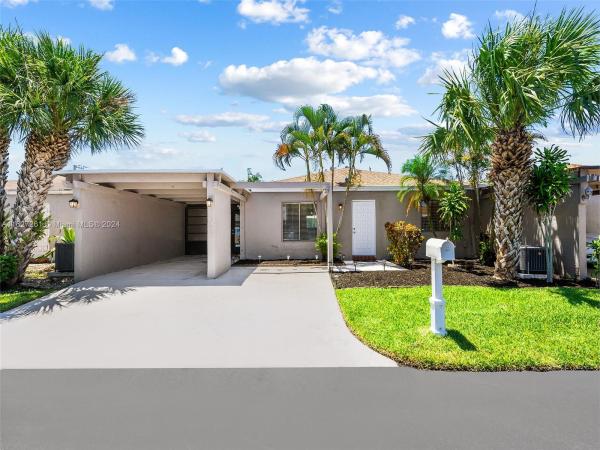 Camelot Village, 14902 Wildflower Ln, Delray Beach, Florida 33446, image 1