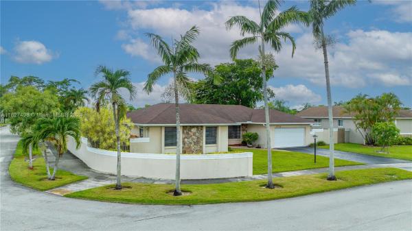Glen Cove West, 11708 SW 95th St, Kendall, Florida 33186, image 3