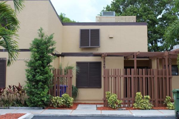 Villas Central, 1540 W Golfview Dr #1540, Pembroke Pines, Florida 33026, image 1