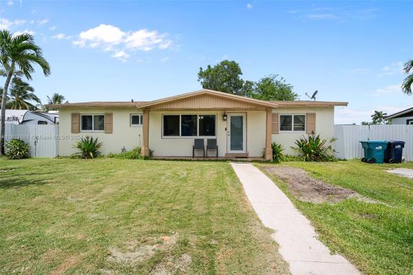 Newton Heights, 30350 SW 158th Ave, Leisure City, Florida 33033, image 2
