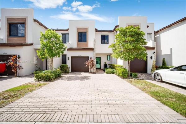 Andalucia At Via Ventura, 20650 NE 2nd Ct #20650, Ives Estates, Florida 33179, image 1
