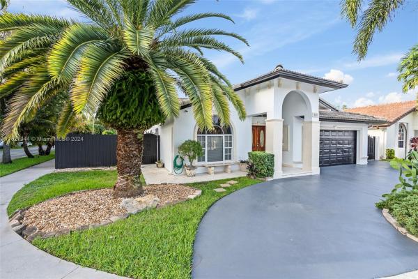 West Lakes Gardens, 9187 NW 150th Ter, Miami Lakes, Florida 33018, image 3
