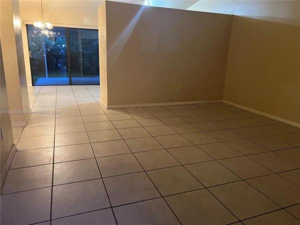 San Sebastian Townhouses, 4852 SW 135th Pl #4852, Kendale Lakes, Florida 33175, image 3
