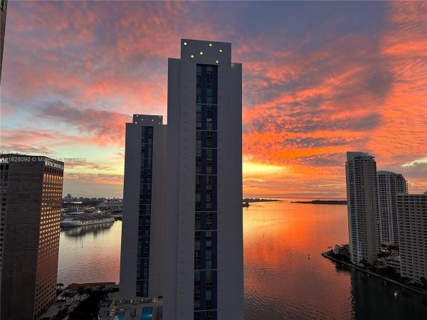Met 1, 300 S Biscayne Blvd #2616, Miami, Florida 33131, image 2