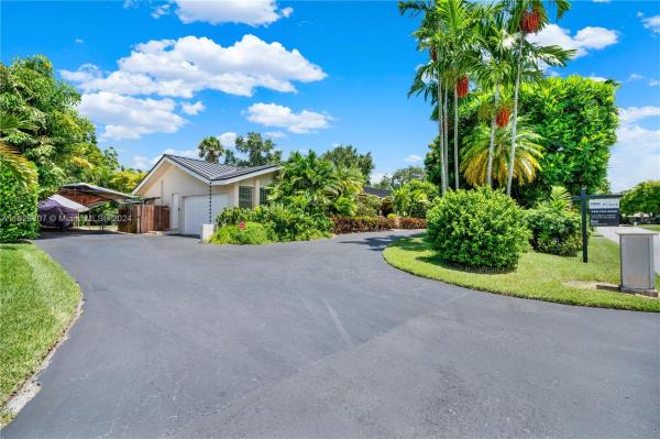 13835 SW 102nd Ct, Kendall, Florida 33176, image 2
