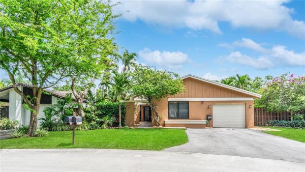 Patio Homes In The Crossings, 13565 SW 116th Ter, The Crossings, Florida 33186, image 1