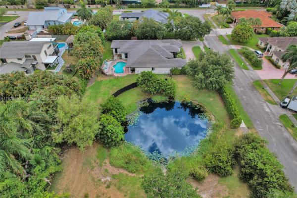 Davie No HOA, 6121 SW 57th Pl, Davie, Florida 33314, image 2