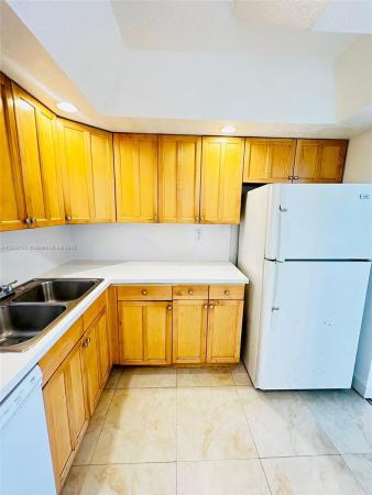 Clear Lake Palms, 405 Executive Center Dr #204, West Palm Beach, Florida 33401, image 3