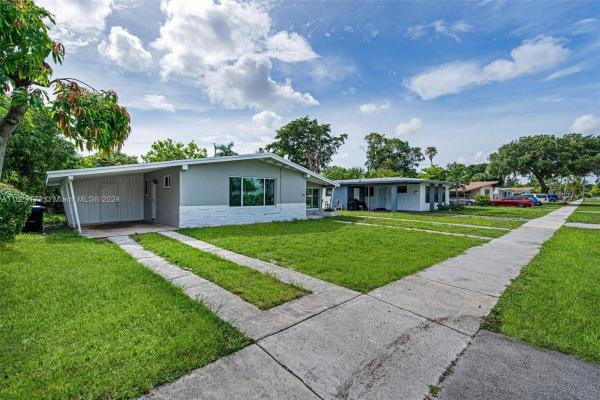 Woodland Park, 118 SW 24th Ave, Fort Lauderdale, Florida 33312, image 1