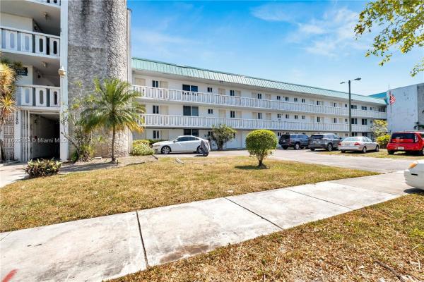 Riviera, 1140 NE 191st St #D24, Ojus, Florida 33179, image 1