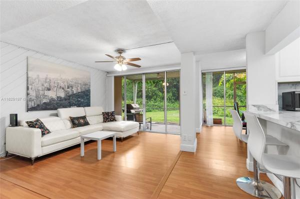 Live Oak Of Pine Island Ridge, 9420 Live Oak Pl #104, Davie, Florida 33324, image 3