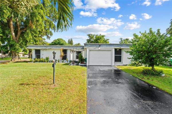 Vanguard Village 15, 7205 NW 67th St, Tamarac, Florida 33321, image 2