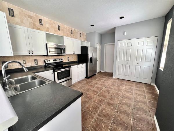 San Mateo, 2167 Hacienda Ter, Weston, Florida 33327, image 2