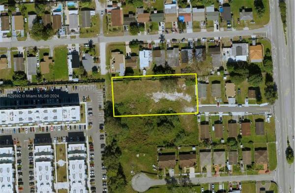 Radio Gardens, 2285 NW 170th Ter, Miami Gardens, Florida 33056, image 1