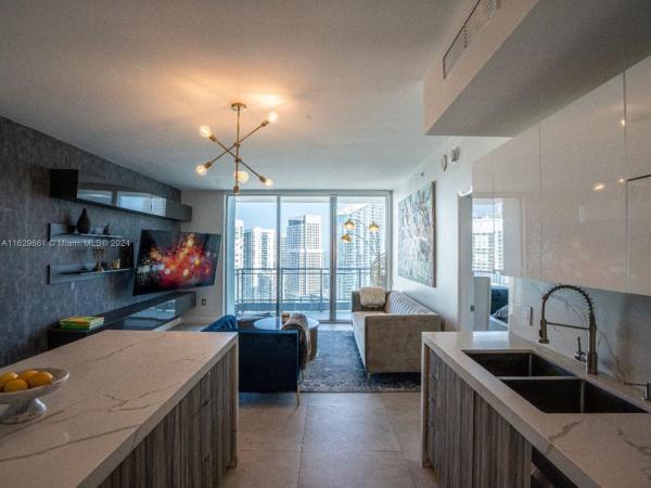 The Ivy At Riverfront, 90 SW 3rd St #3703, Miami, Florida 33130, image 1