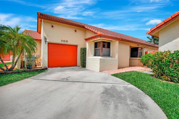 Pasadena Pool Homes At Pembroke Lakes South, 700 SW 113th Ave, Pembroke Pines, Florida 33025, image 1