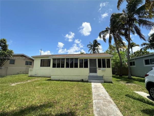 Beach Plaza, 580 NE 170th St, North Miami Beach, Florida 33162, image 1