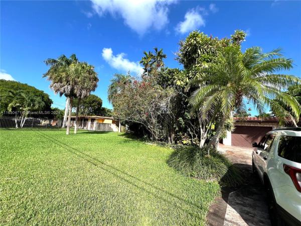 Biscayne Gardens, 14833 N Spur Dr, Golden Glades, Florida 33161, image 1